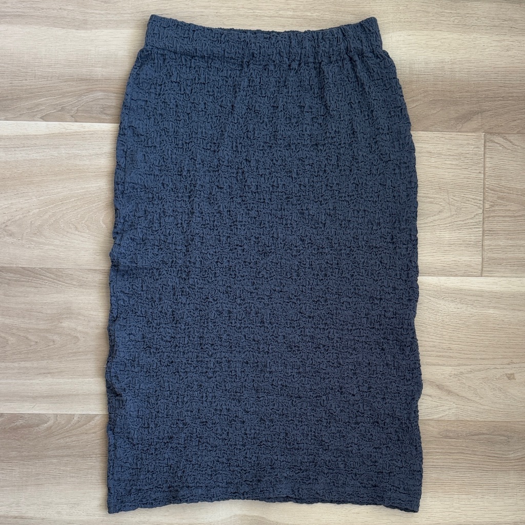 Vince - Smocked Popcorn Midi Skirt